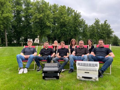 Bild vergr&ouml;&szlig;ern: Akkordeonensemble Bellow Tune